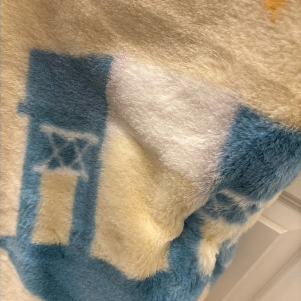 NWT Gilmore Girls Harvest festival faux rabbit fur Blanket- 50”x 70”